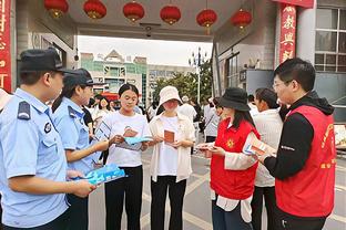 稳定输出！孙铭徽半场13中7拿到最高18分外加5板2断 正负值+10