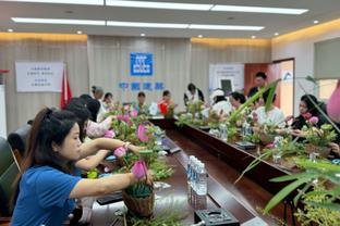 记者：莱斯特城在与森西洽谈一份为期两年半的合同